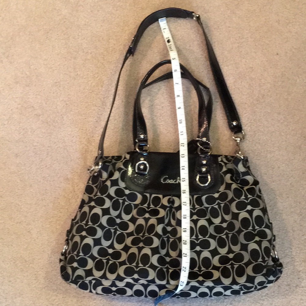 Coach signature Ashley bag and wristlet - Picture 2 of 16